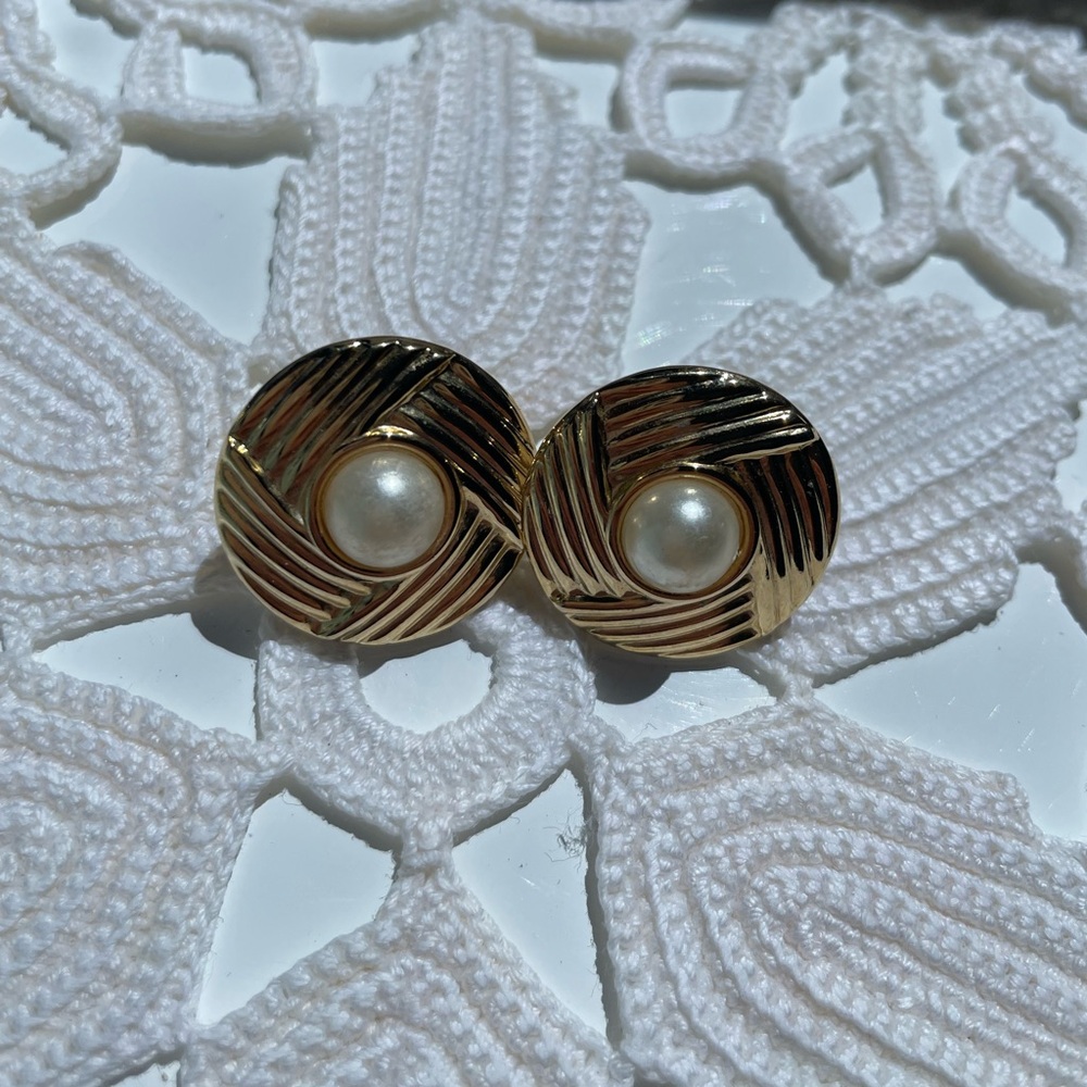 Vintage Gold and Pearl Earrings